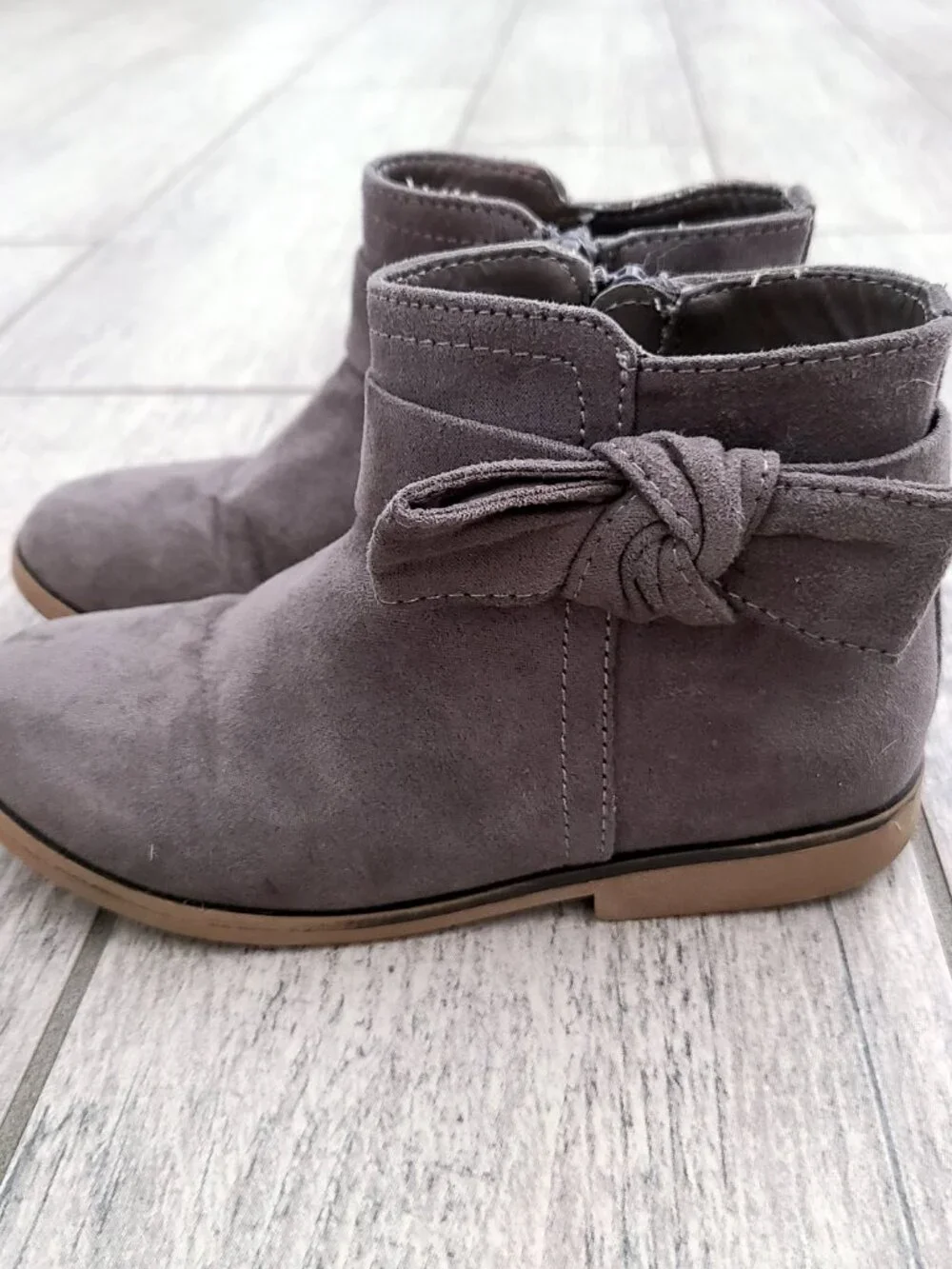 The Children's Place Ankle Boots Gray Faux Suede Bow Girls Size 10